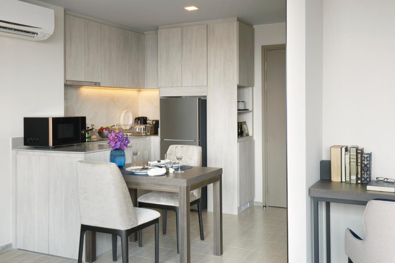 Somerset Rama 9 Банкок Екстериор снимка A typical kitchen in a condominium